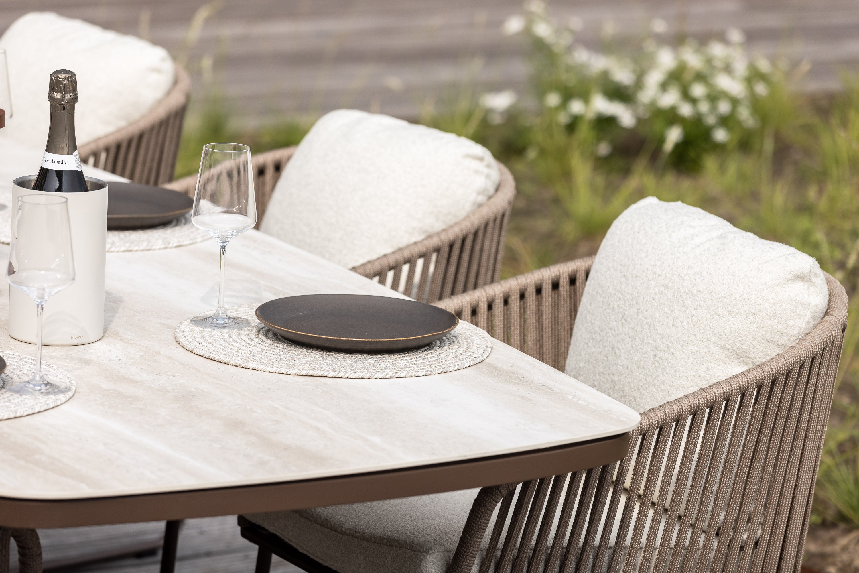 Eettafel Calma - Brons - Travertin - 270 x 110 cm