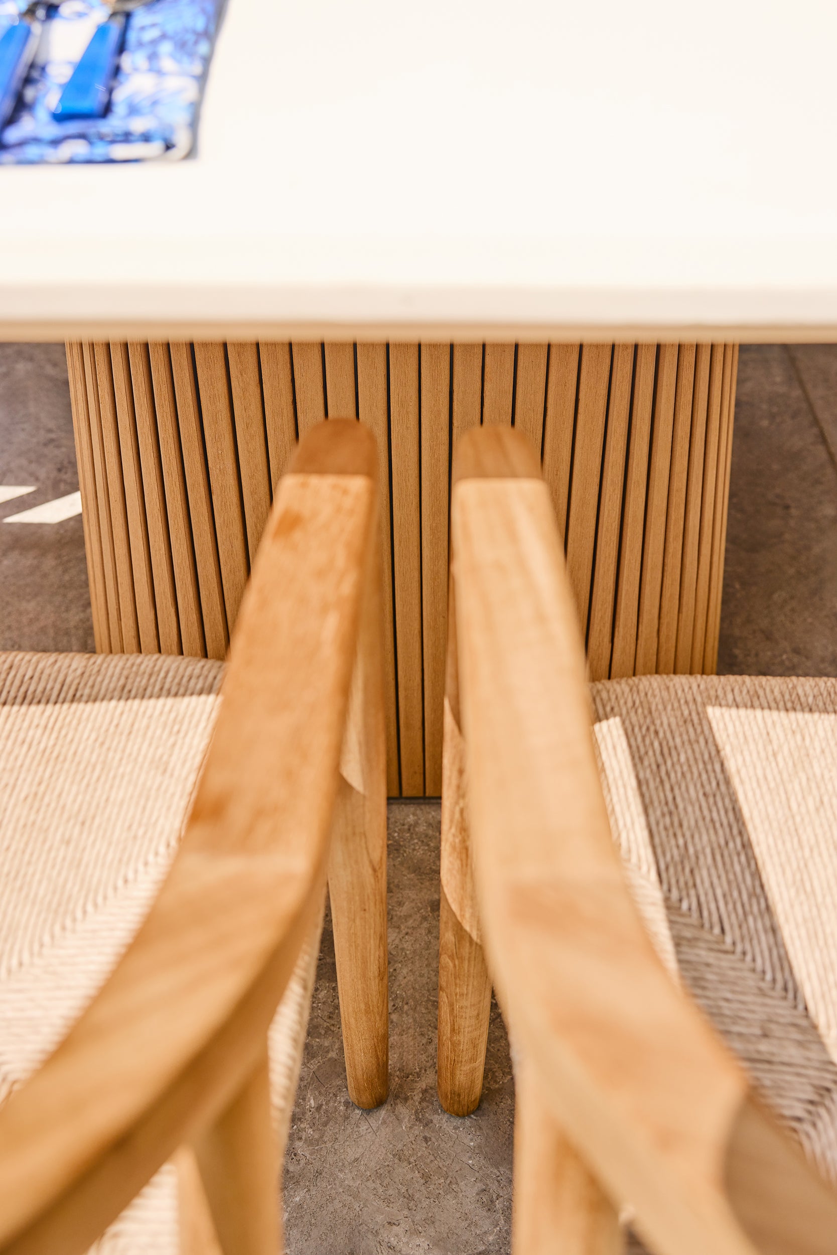 Eettafel Omis - 150x150 - Teak - Glassfibre