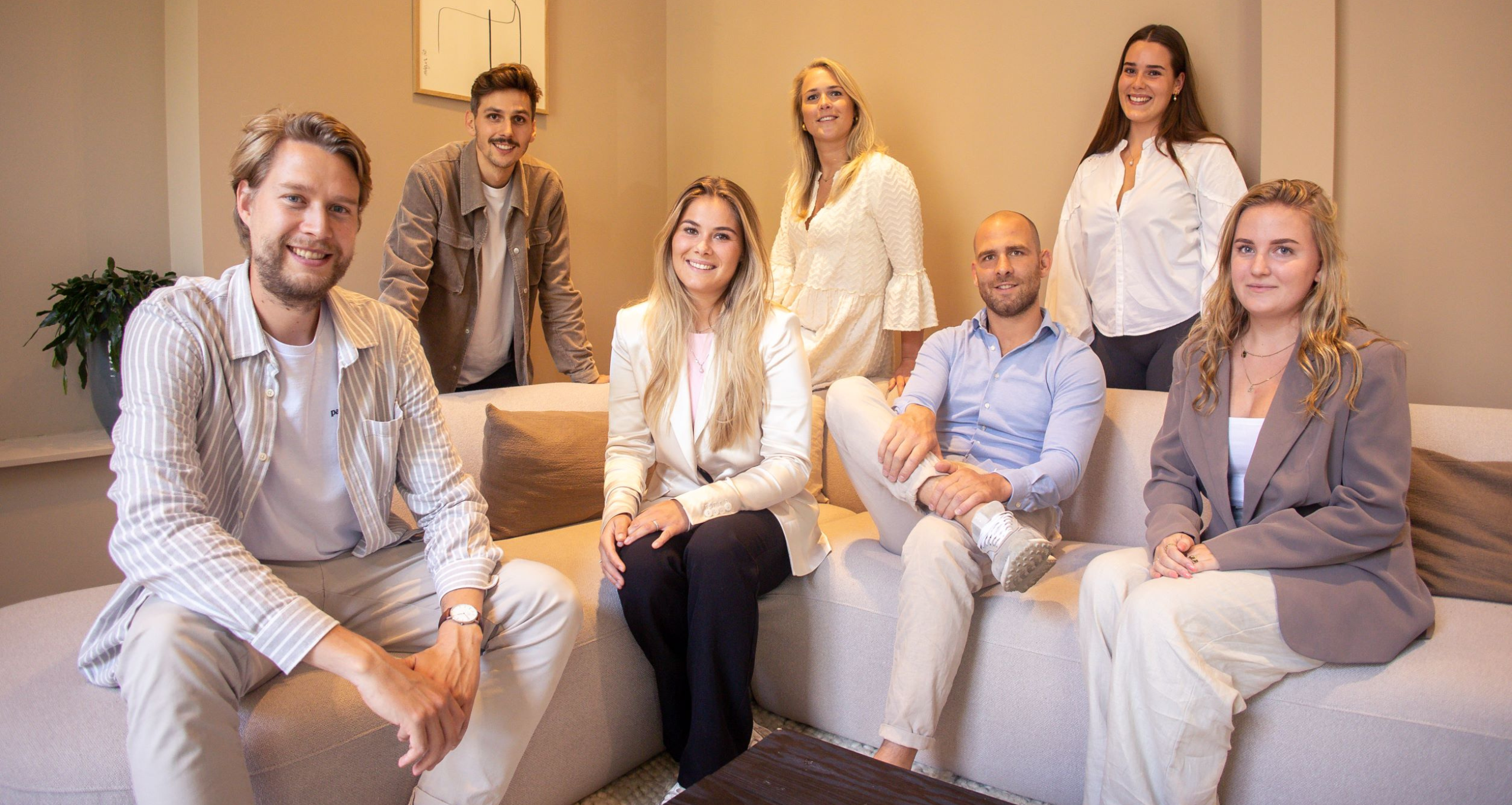 Stage online marketing