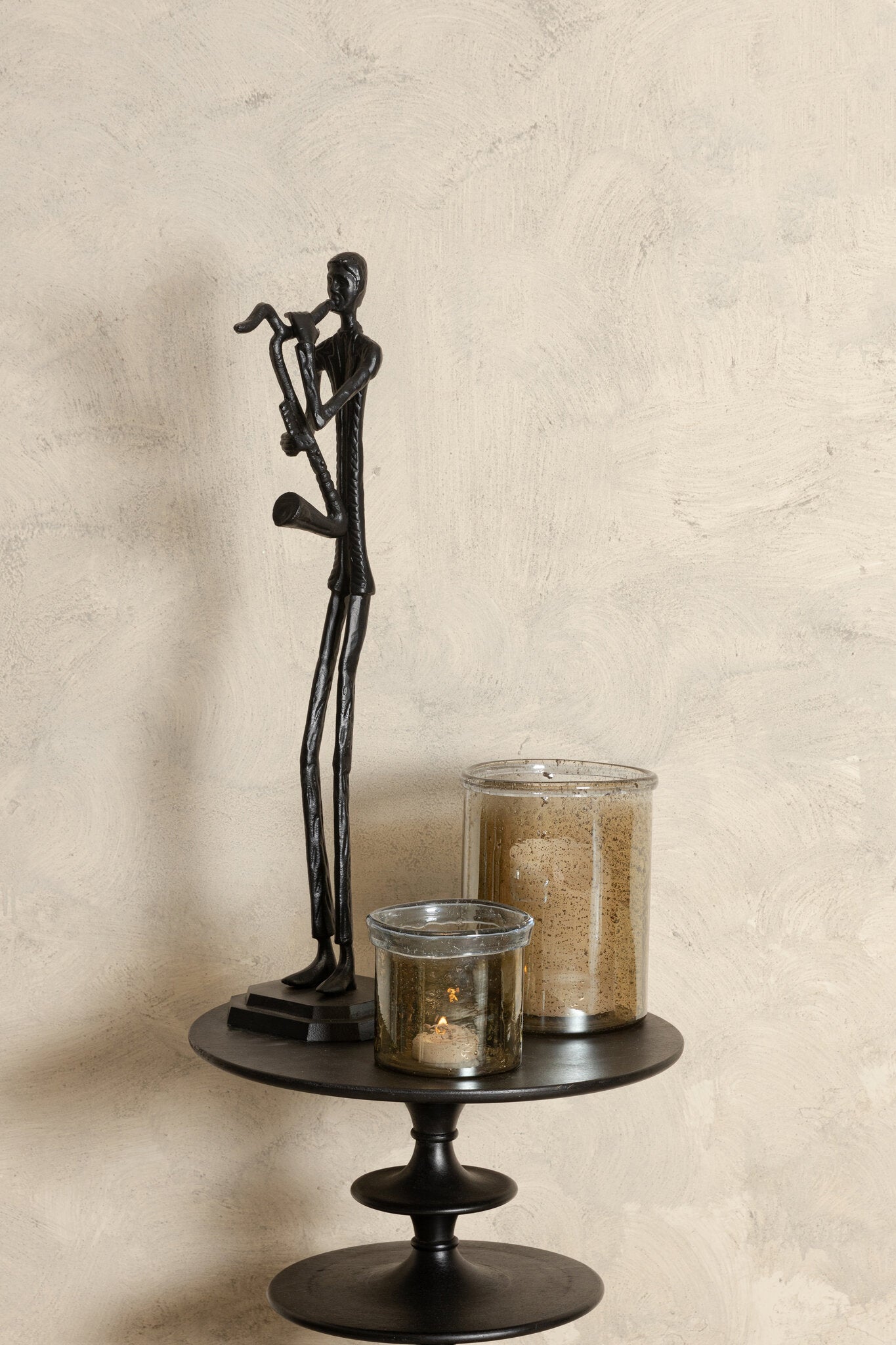 Beeld Kali met saxofoon