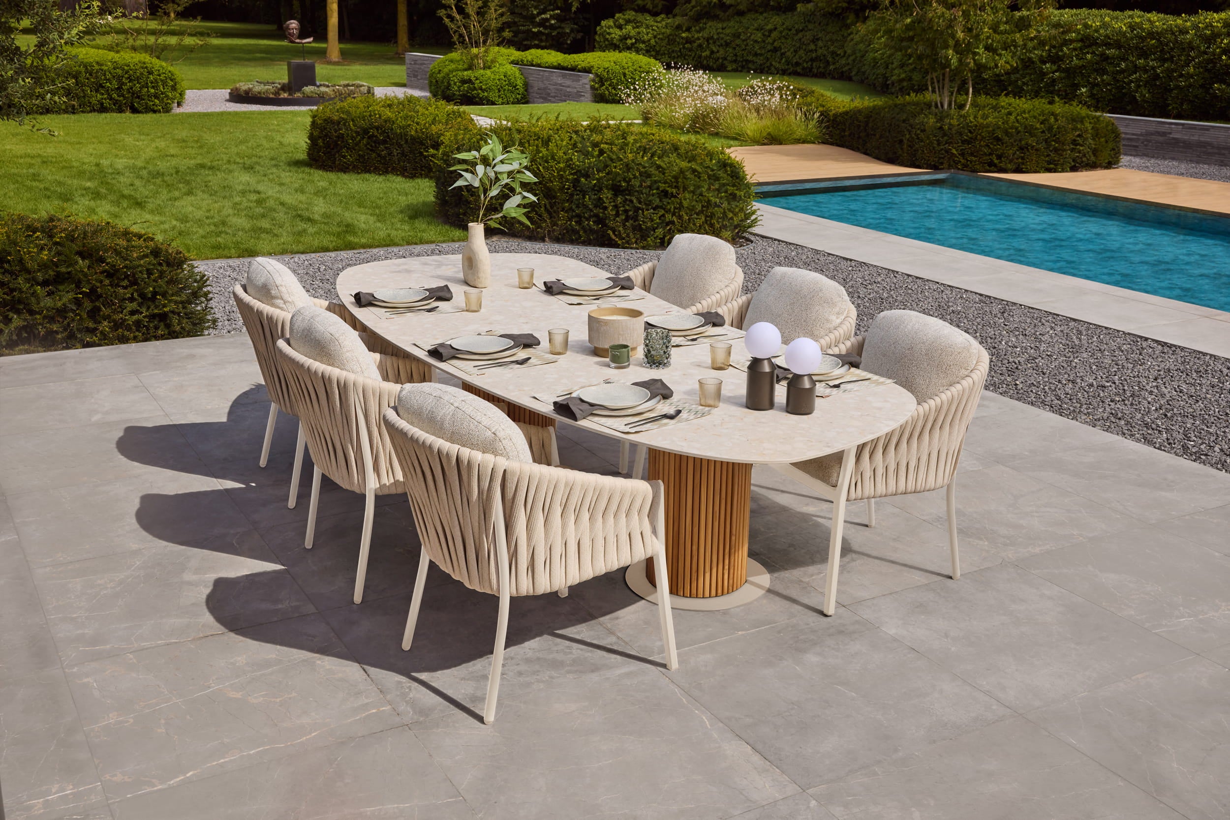 Eettafel Omis - 320x130 - Teak - Neolith Terrazzo taupe