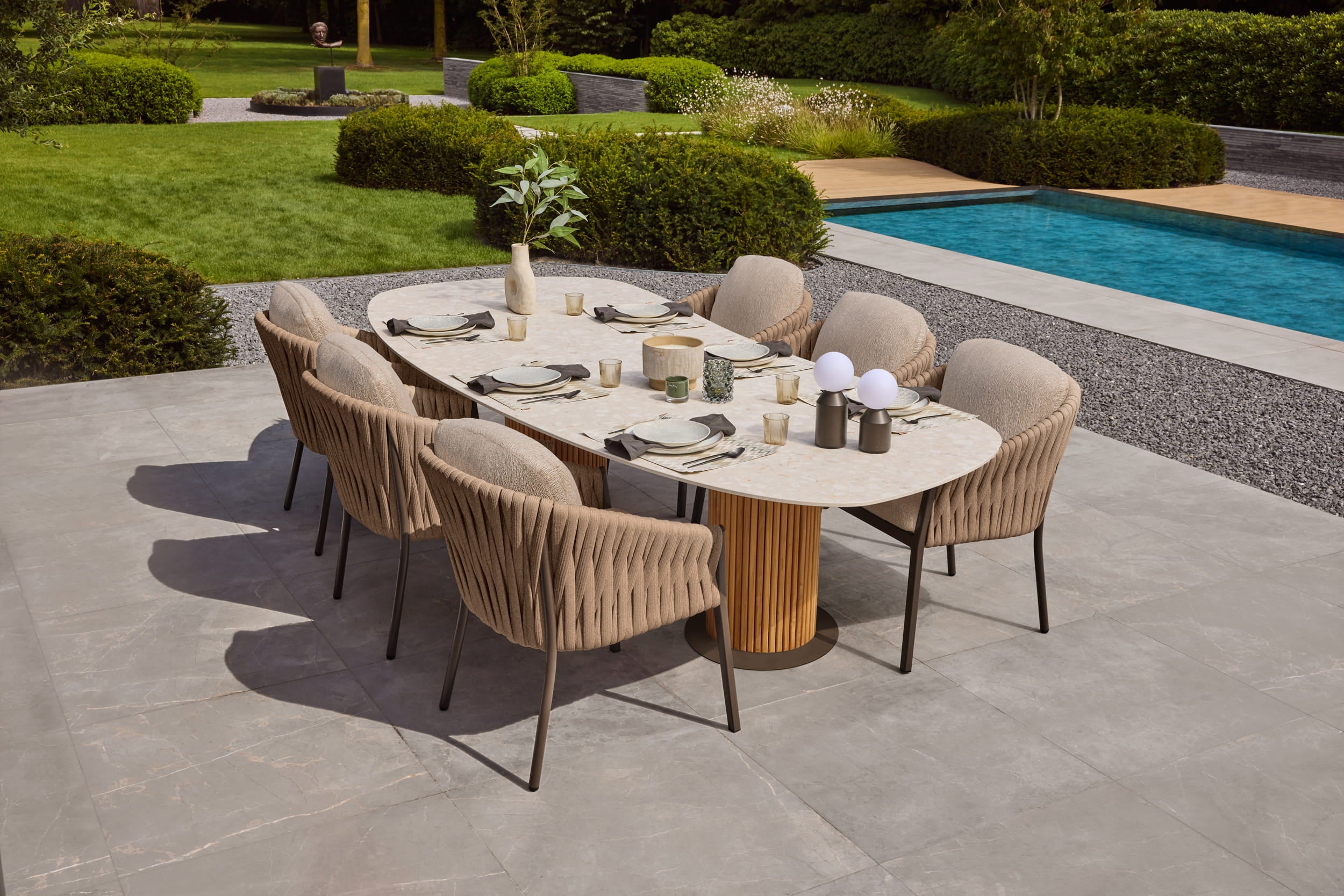 Eettafel Omis - 320x130 - Teak - Neolith Terrazzo taupe