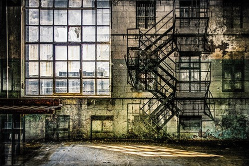 Foto Art - 'Desolate Windowpane'